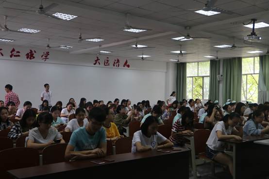 说明: D:\532电脑办公罗智凯\宣传工作\思政课第一次实践教学\不忘初心牢记使命\决赛\IMG_6957.JPG